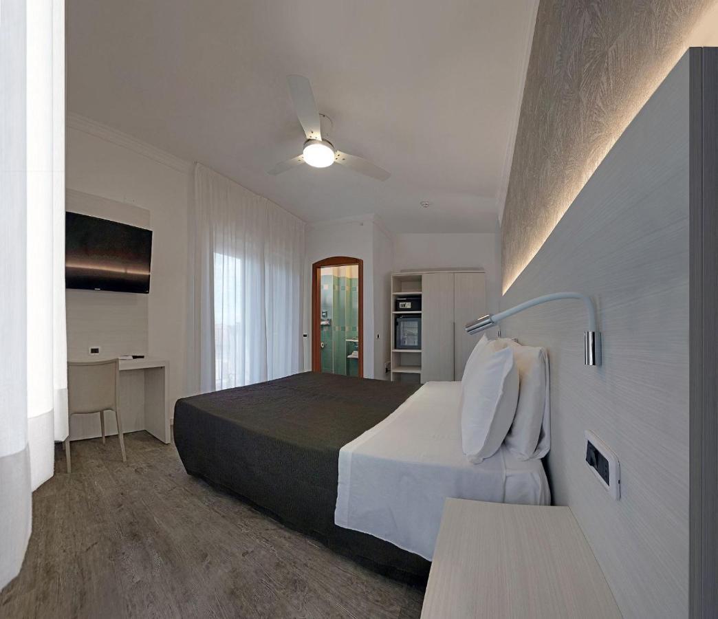 Hotel Venus Gabicce Mare Dış mekan fotoğraf