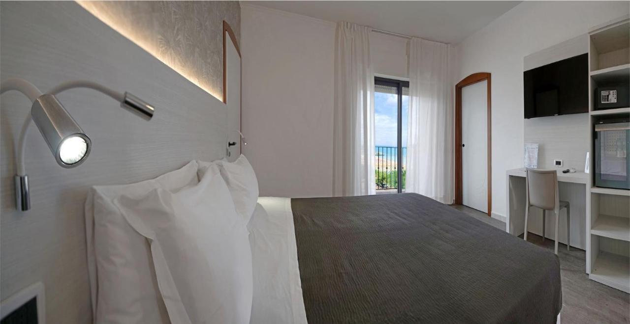Hotel Venus Gabicce Mare Dış mekan fotoğraf