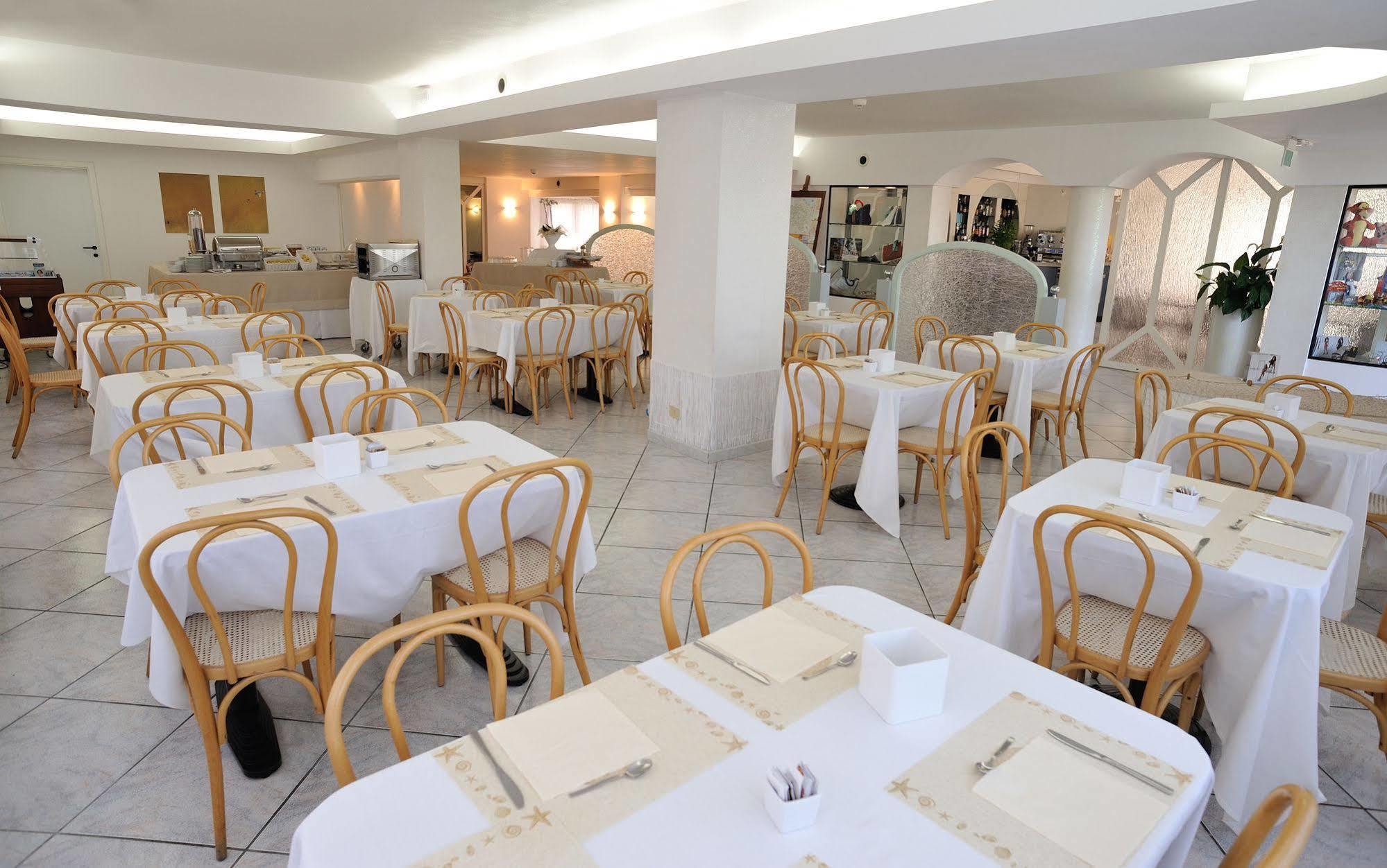 Hotel Venus Gabicce Mare Dış mekan fotoğraf